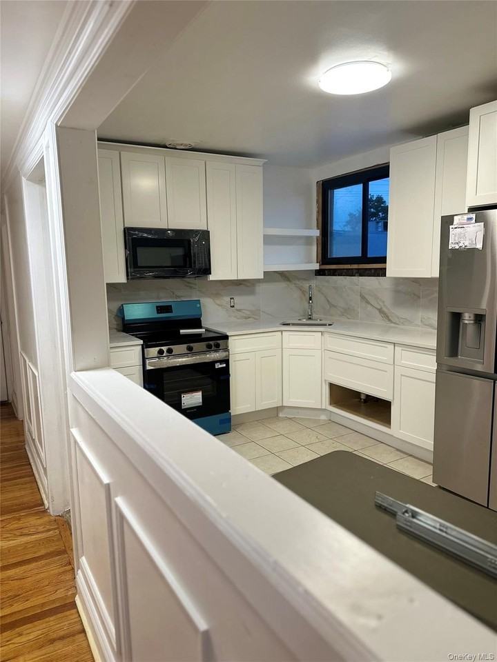 1666 New York Ave - Photo 6 of 7