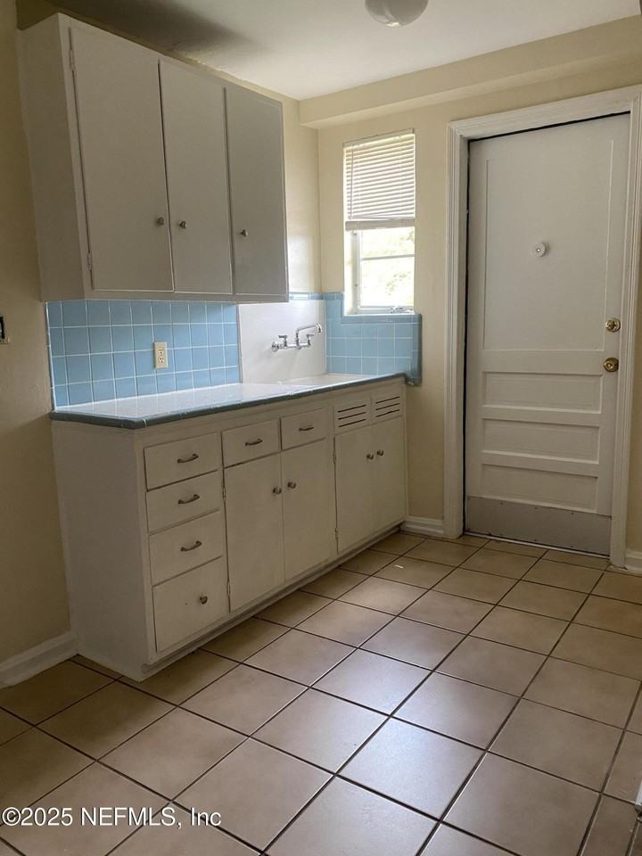 3121 Belden St #3 - Photo 7 of 9