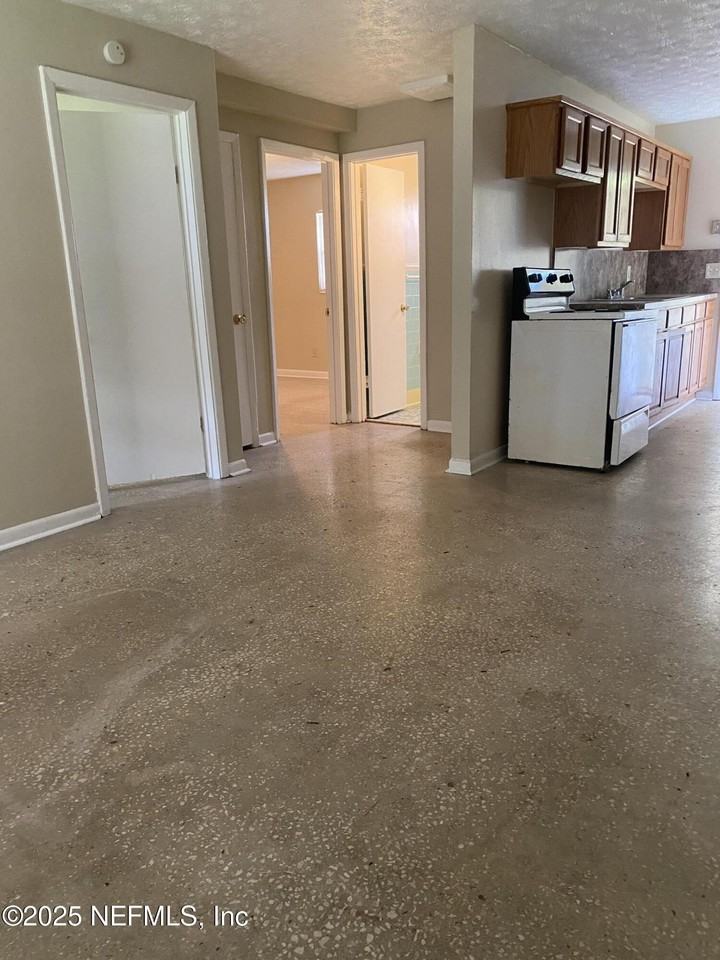 3658 Stanley St Apt 3 #3 - Photo 3 of 7