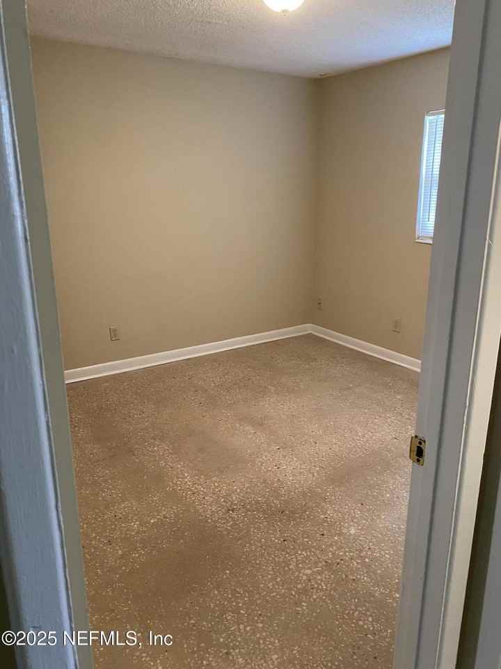 3658 Stanley St Apt 3 #3 - Photo 6 of 7