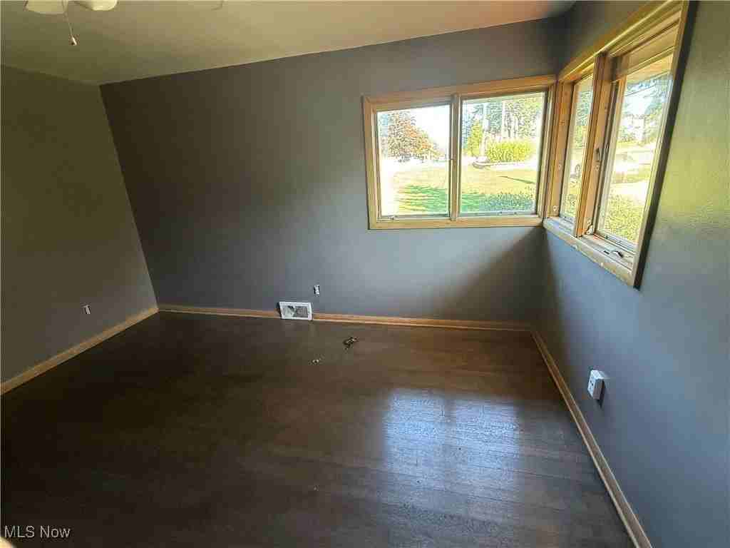 9060 State Rd - Photo 5 of 10