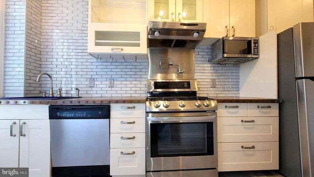 1701 Linden Ave #2B - Photo 5 of 19