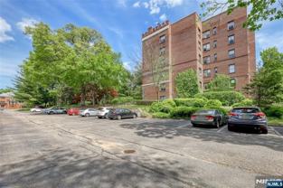 100 E Palisade Ave Apt D34 - Photo 1 of 1