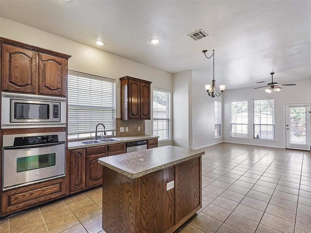 3929 Carmel Mountain Dr - Photo 5 of 32