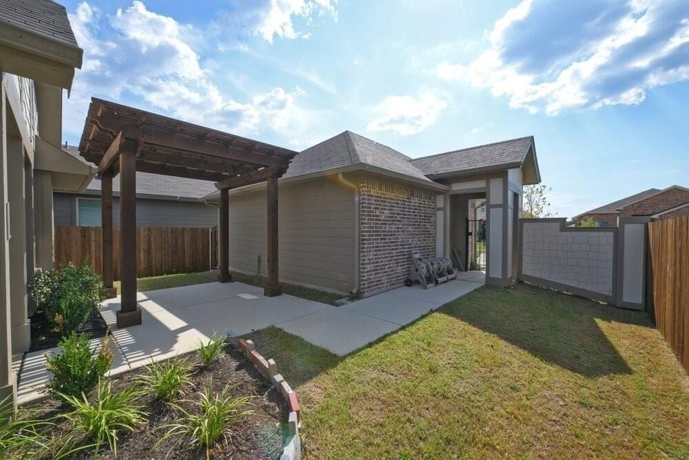 933 King St - Photo 4 of 27