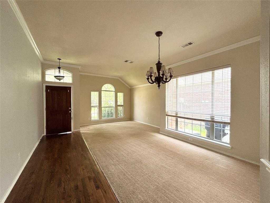 2401 Summerside Lane - Photo 2 of 13