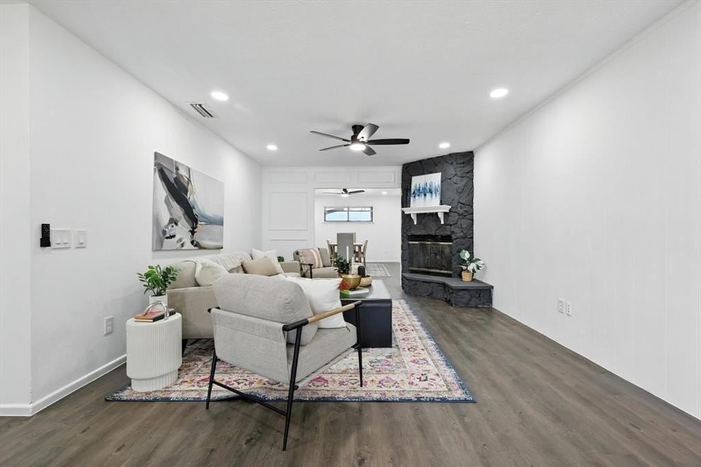 2131 Bamboo St - Photo 2 of 22