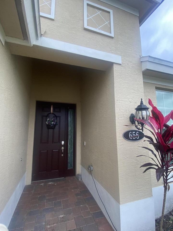 656 Sw Haas Ave - Photo 3 of 31