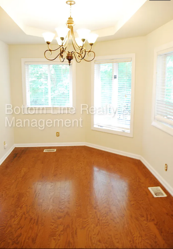 7800 Ocala Rd #B - Photo 2 of 19