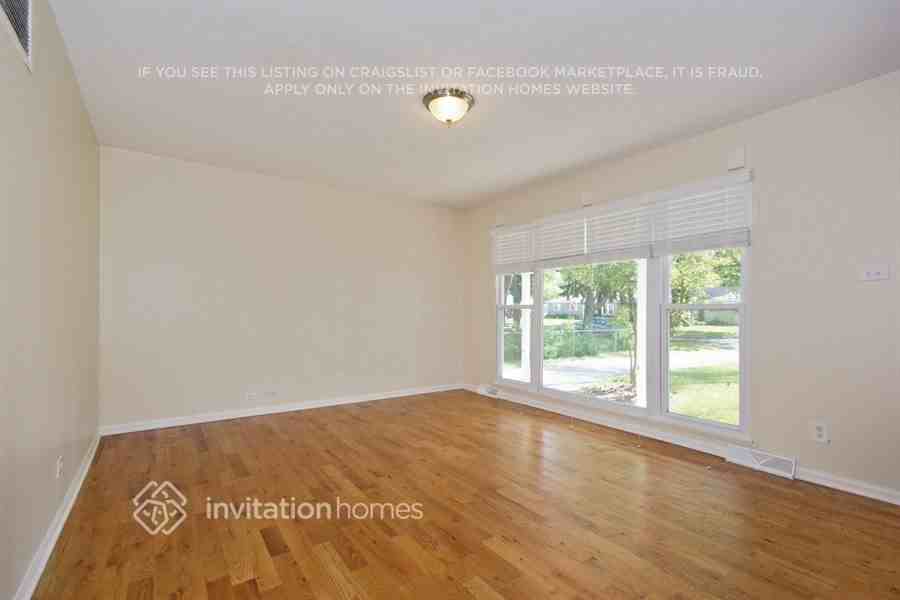 358 N 2nd Ave - Photo 2 of 16