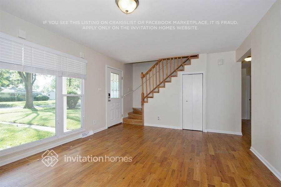 358 N 2nd Ave - Photo 3 of 16