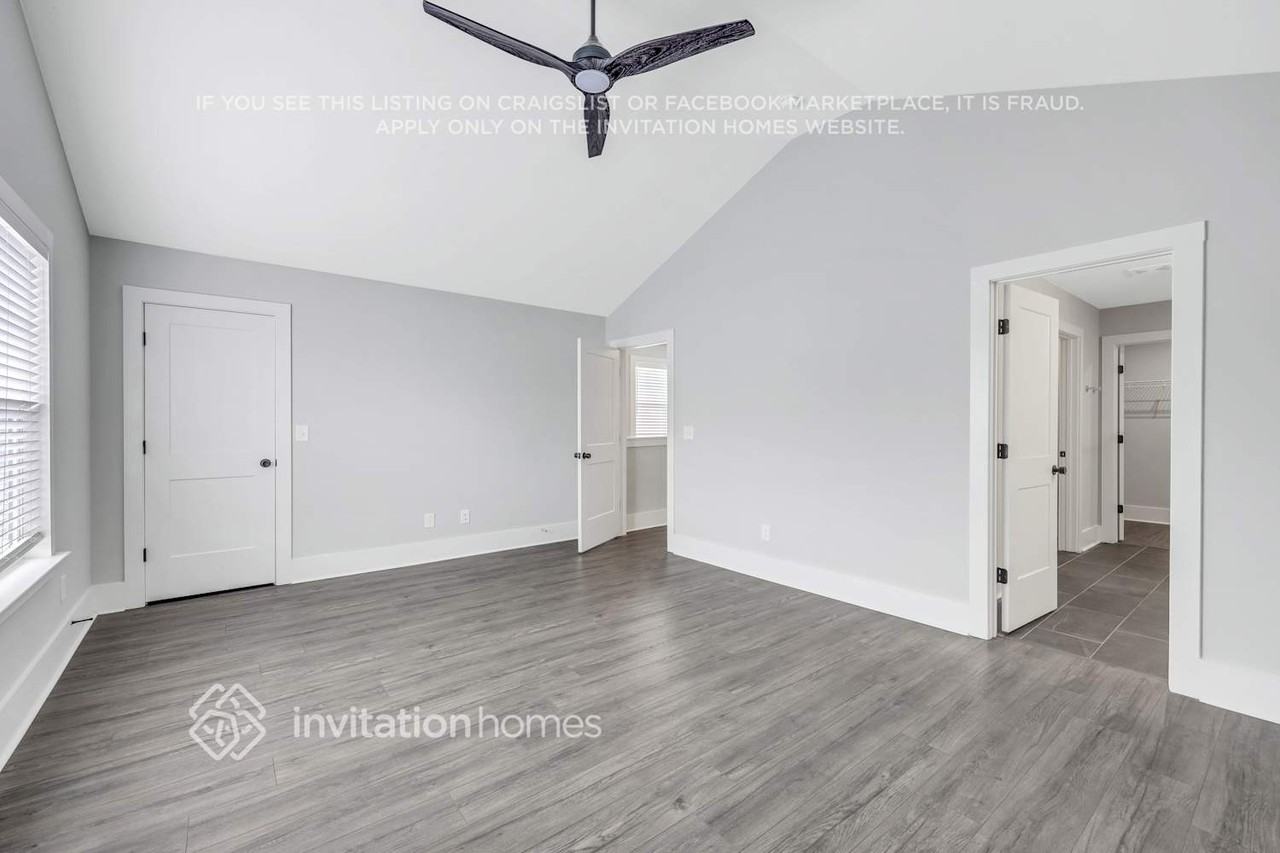 240 Founders Ln - Photo 5 of 15