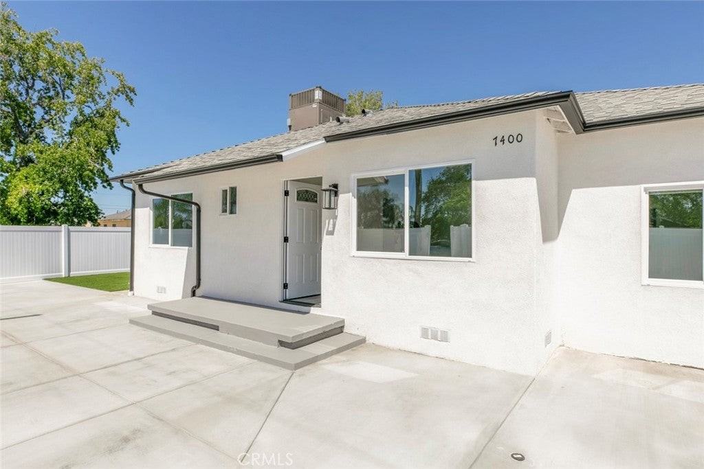 7400 Riverton Avenue - Photo 6 of 24