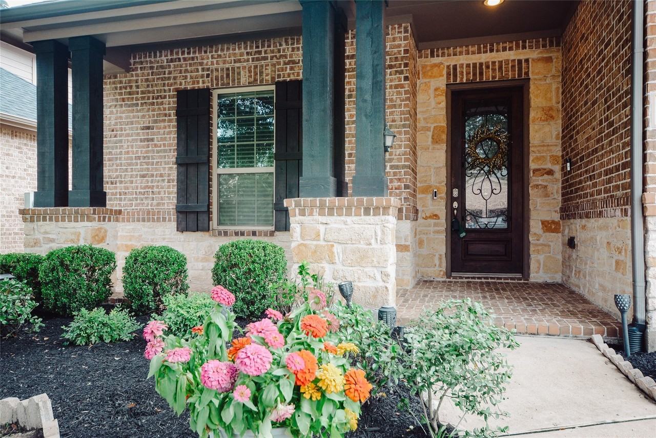 2718 Misty Laurel Ct - Photo 2 of 41