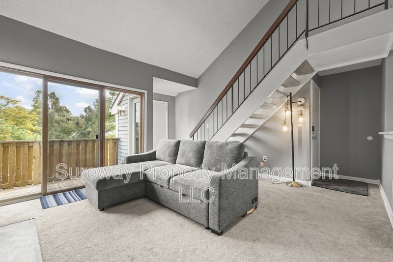 1210 Aspen Dr - Photo 2 of 15