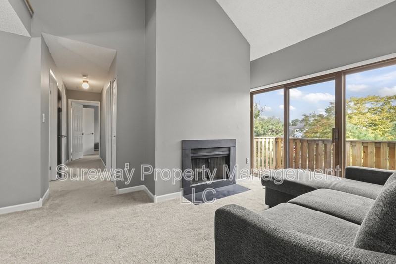 1210 Aspen Dr - Photo 3 of 15
