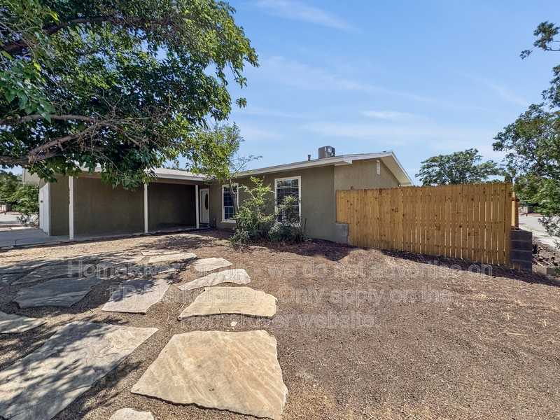 6300 Colleen Ave Ne - Photo 3 of 26