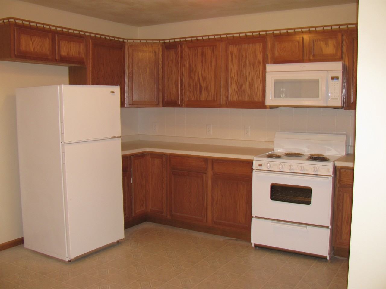 2423 Parkfield Drive - Photo 4 of 25