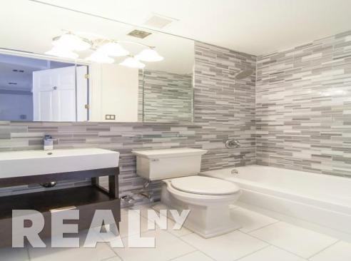 E 13th St #5G - Photo 2 of 11