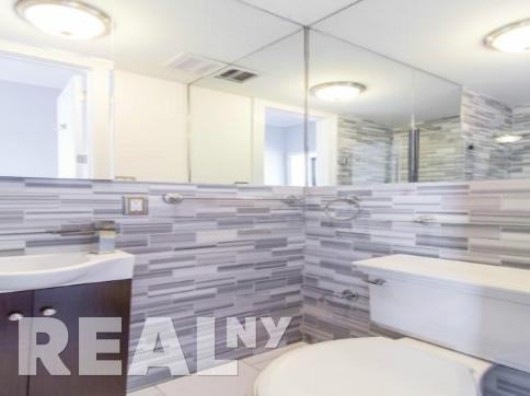 E 13th St #5G - Photo 3 of 11