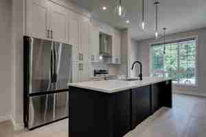 featured image of 2405 4 St Ne