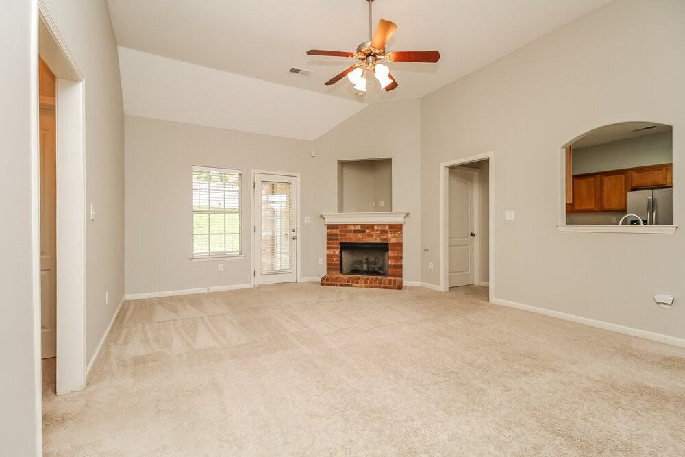10237 Hamilton View Dr - Photo 5 of 17