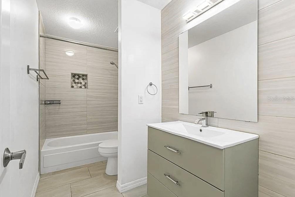 546 Orange Dr #11 - Photo 6 of 17