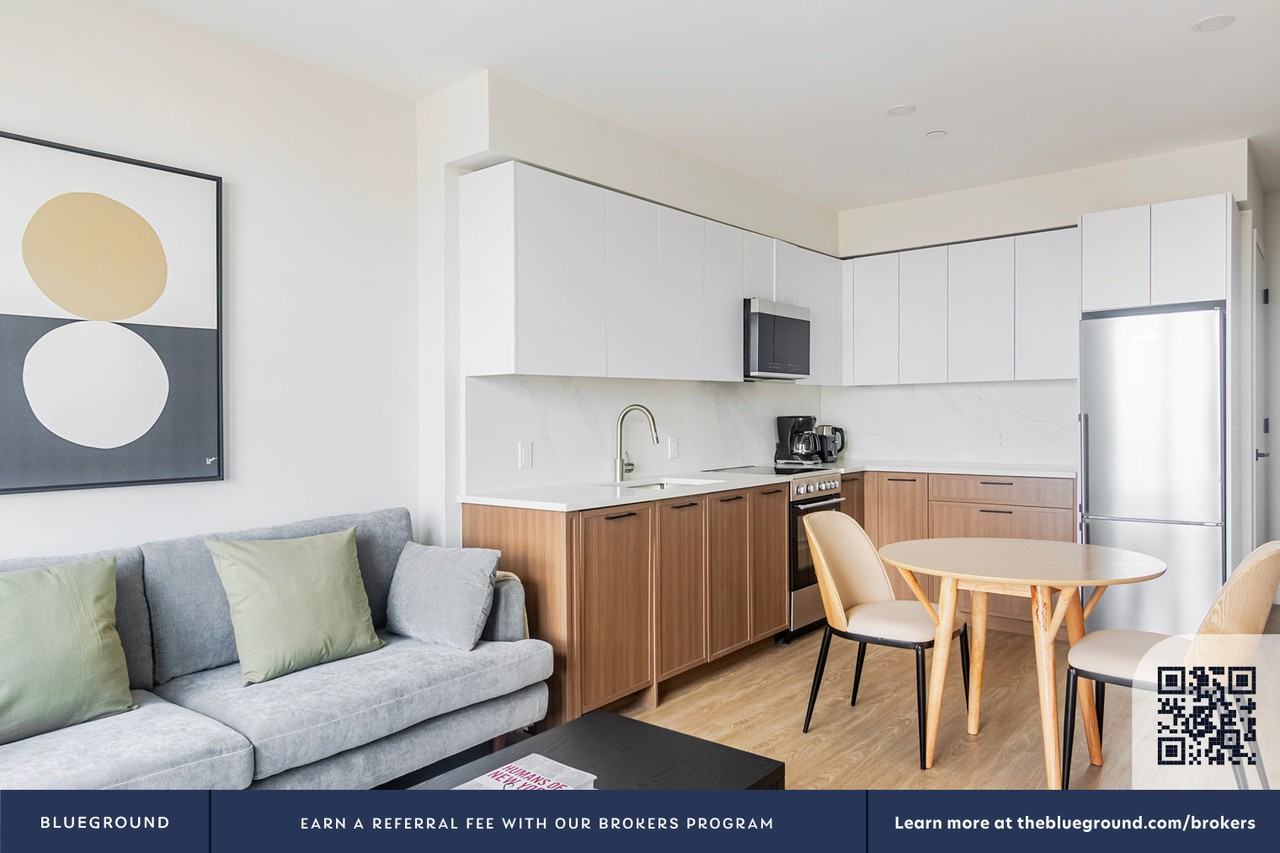 159 Boerum St #2013 - Photo 5 of 27