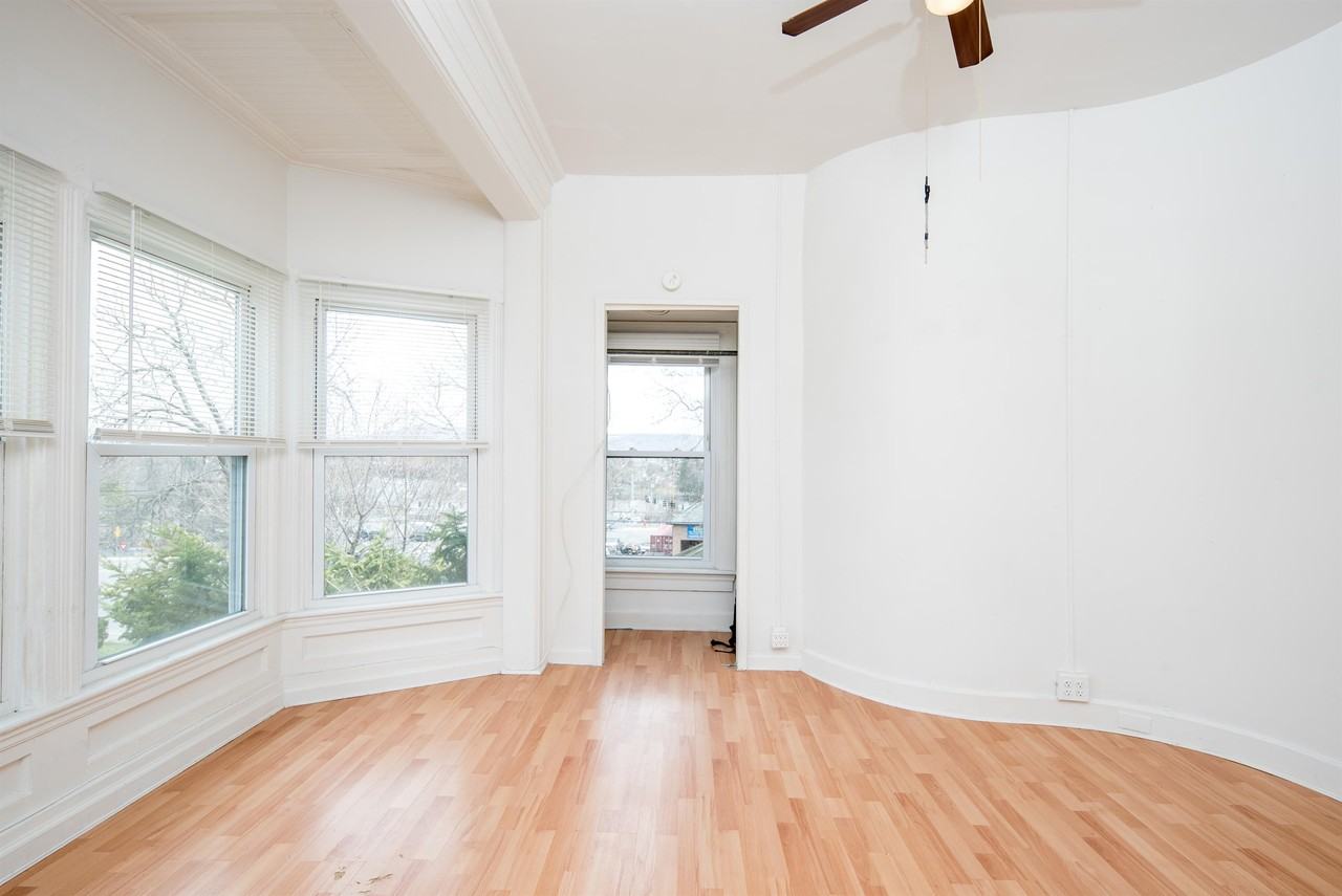 236 Saratoga Street - Photo 3 of 18