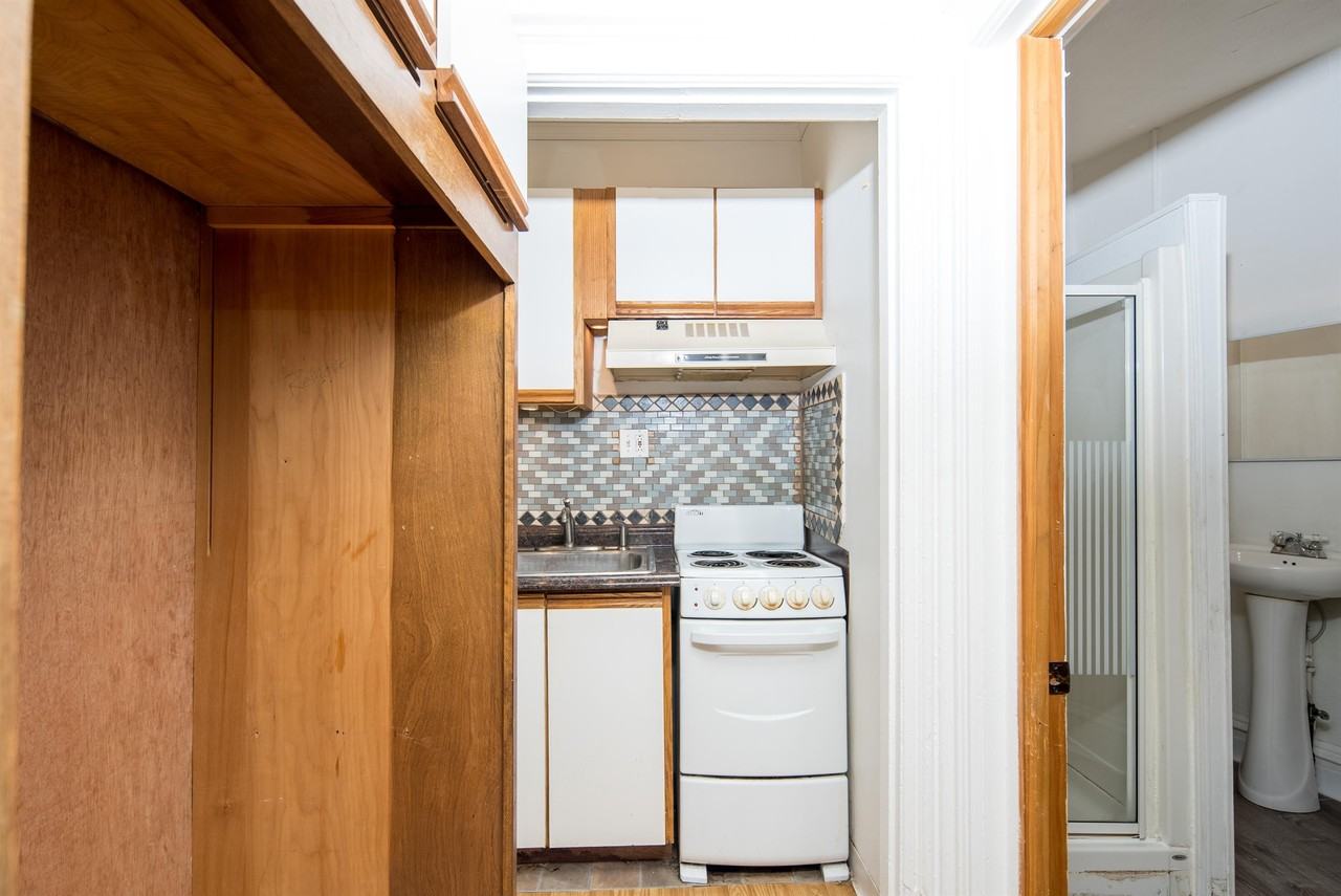 236 Saratoga Street - Photo 7 of 18