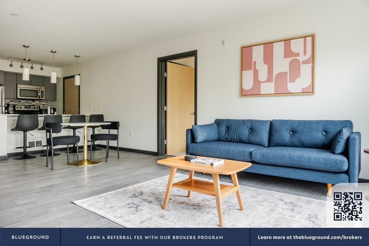 15522 Northeast 22nd Place - Photo 5 of 41