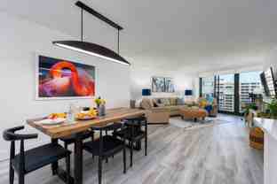 380 Seaview Ct - Photo 1 of 1