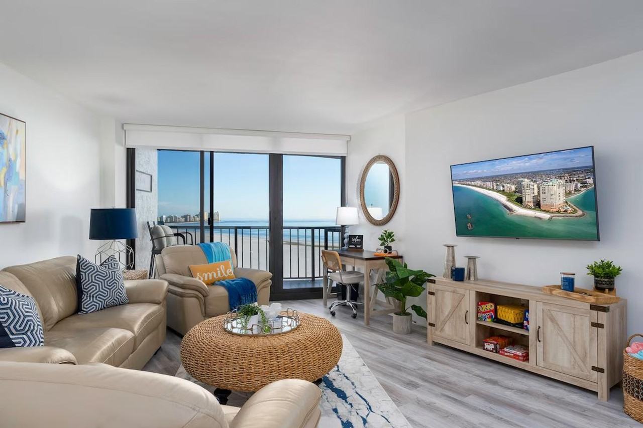 380 Seaview Ct #1060573P - Photo 3 of 50