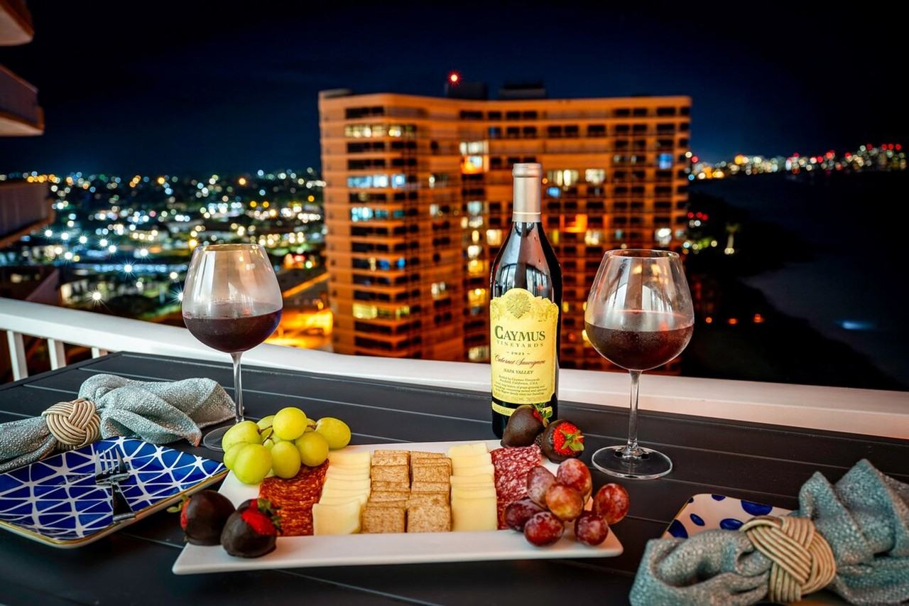 380 Seaview Ct #1060573P - Photo 6 of 50