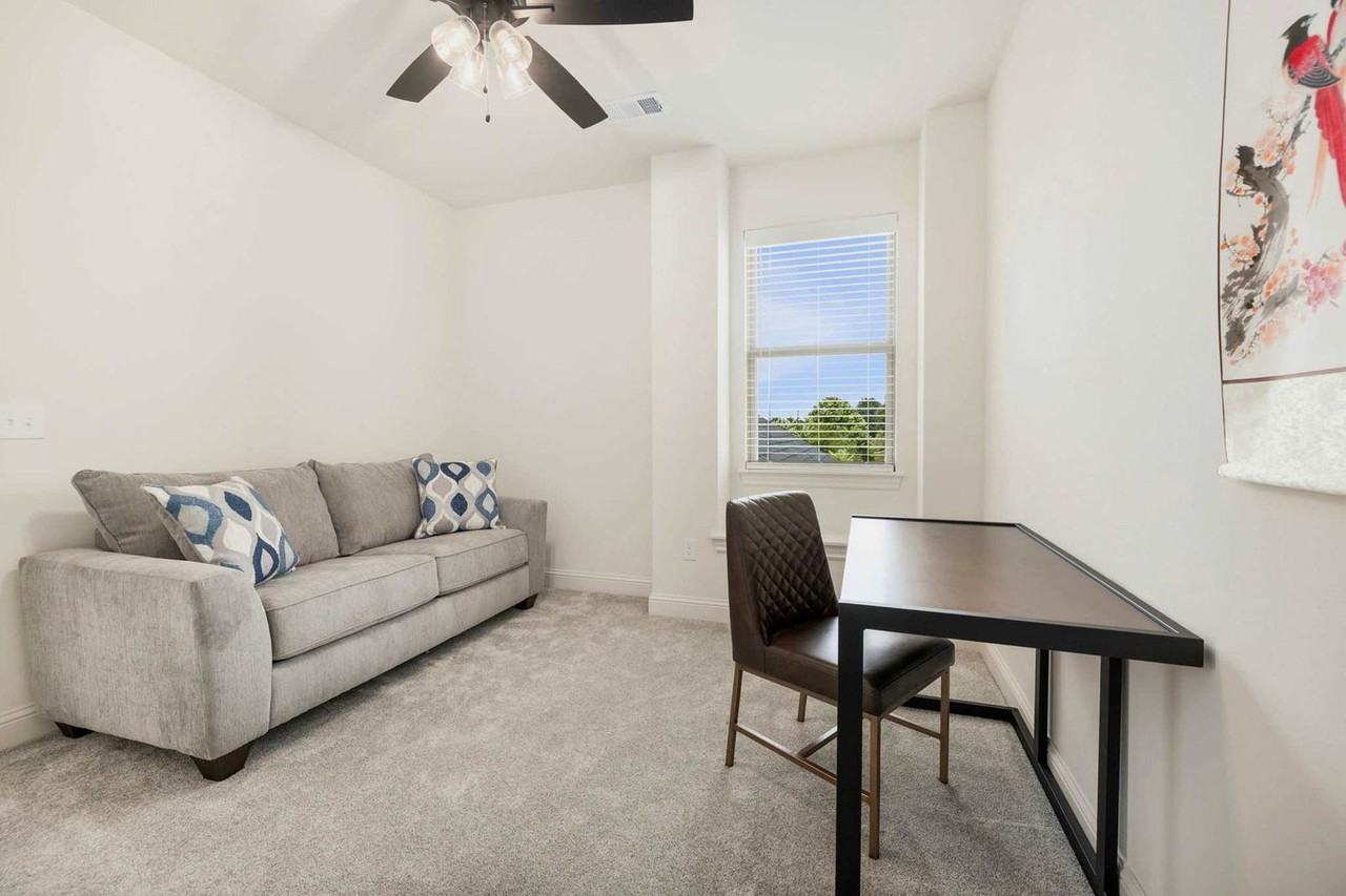 1505 West Whitney Lane #1255394P - Photo 6 of 28