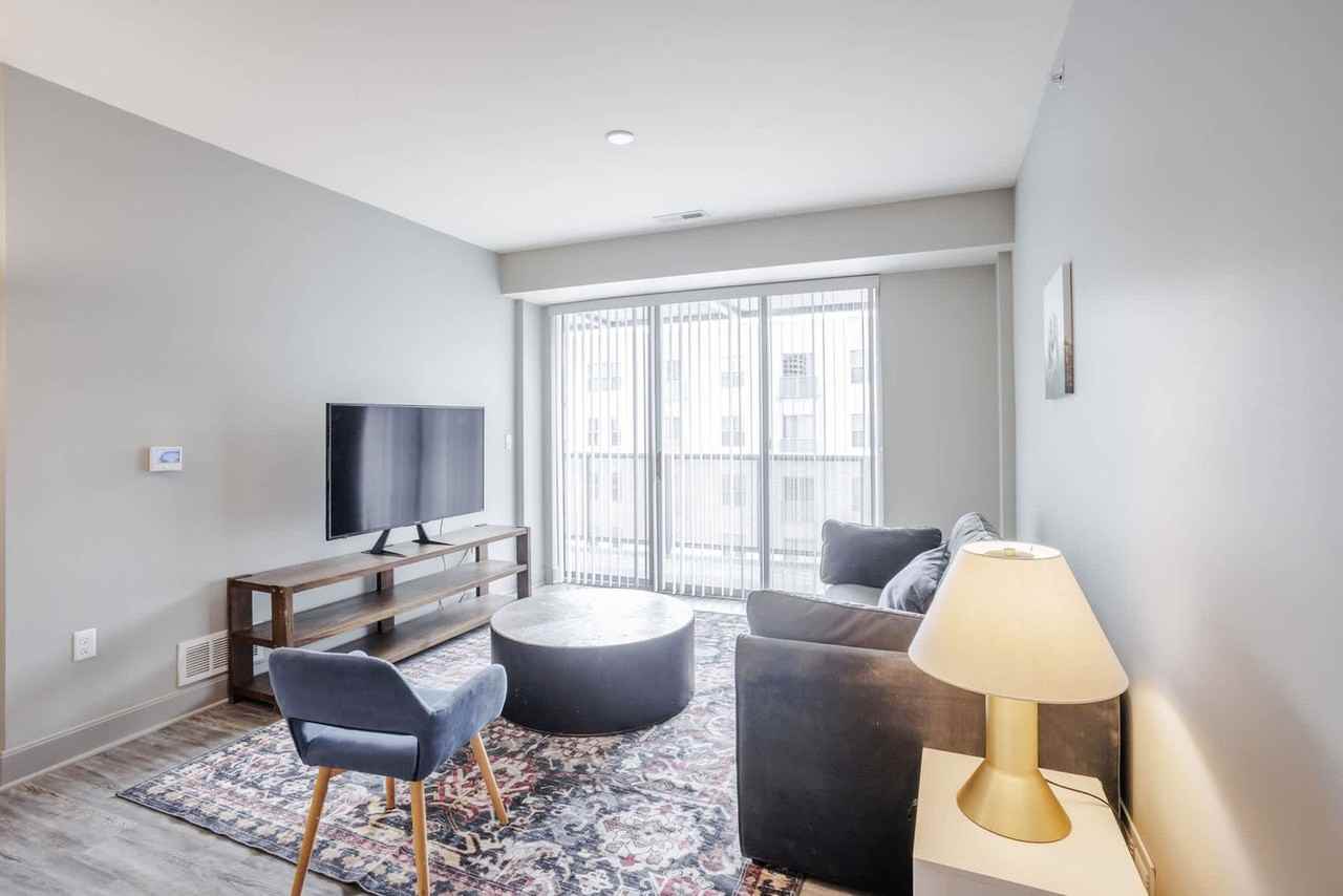 121 East Freedom Way - Photo 3 of 51