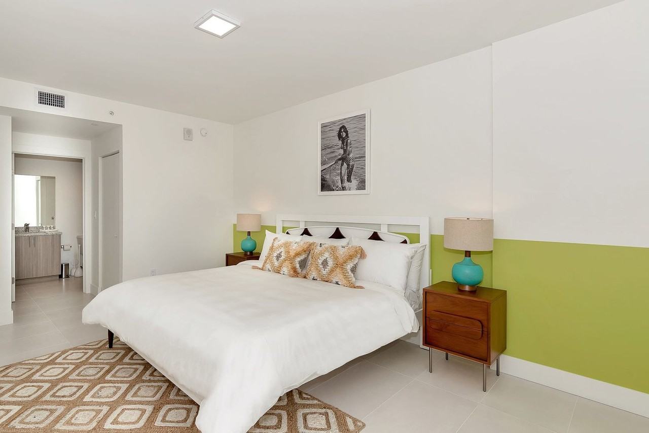 1710 Southwest 27th Avenue - Photo 4 of 24