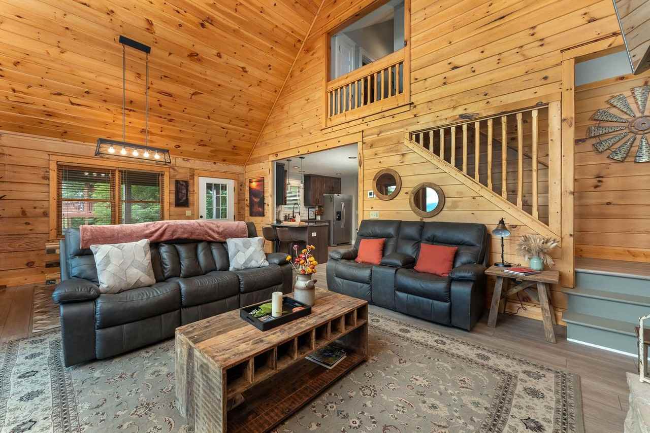 49 Valley Dr #1282662P - Photo 3 of 42