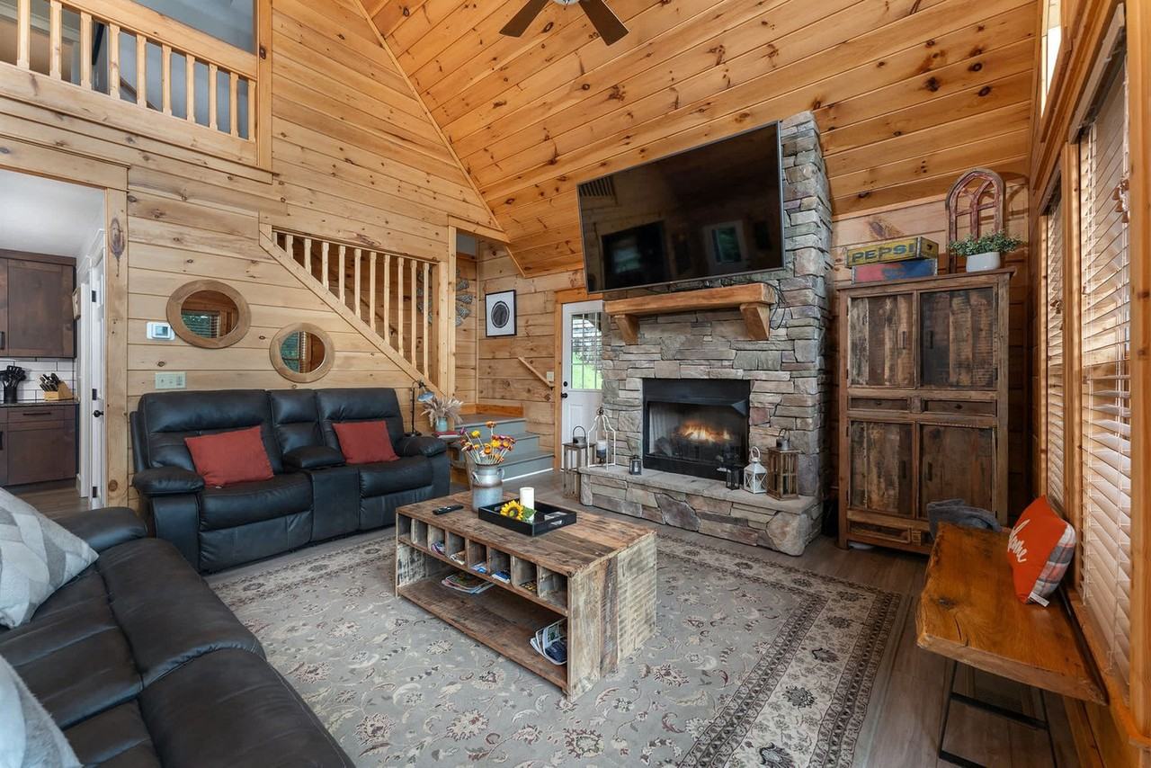 49 Valley Dr #1282662P - Photo 5 of 42