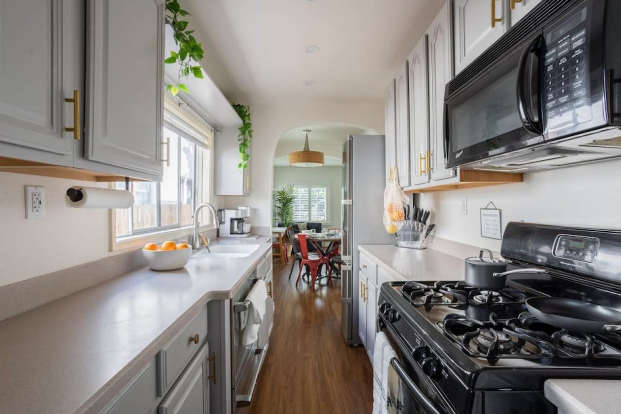 4916 Long Branch Avenue - Photo 4 of 68