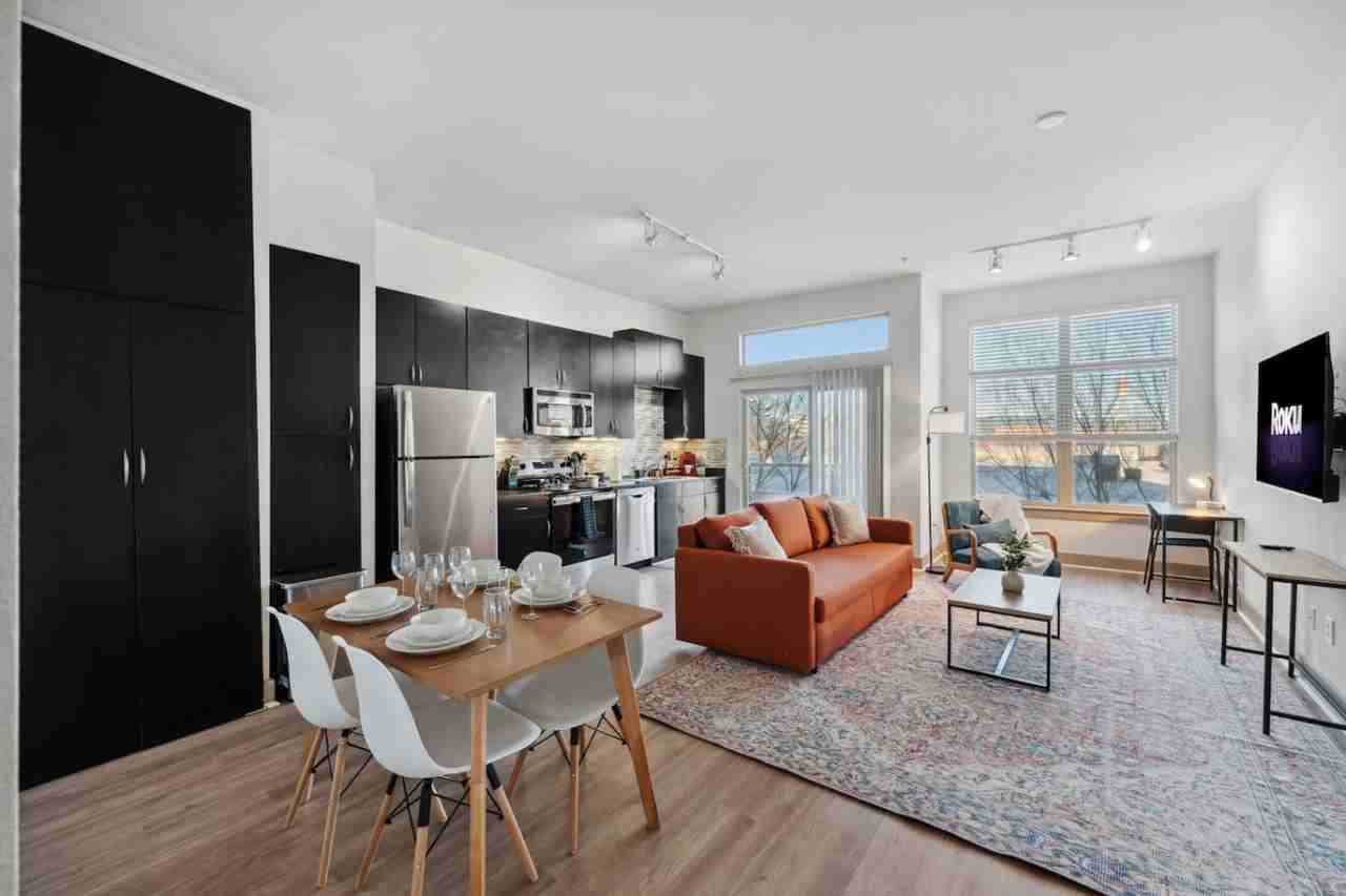 2922 Elm St #1289462P - Photo 3 of 38