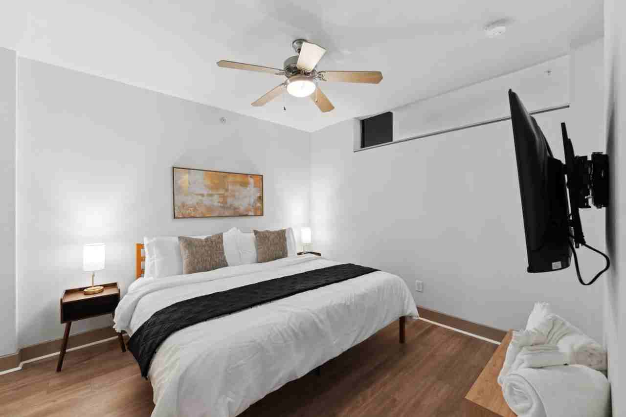 2922 Elm St #1289462P - Photo 6 of 38