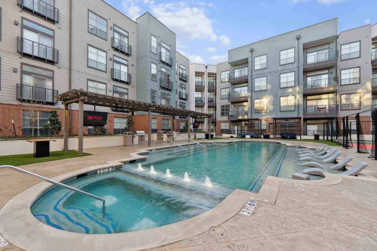 2922 Elm St #1289462P - Photo 5 of 38