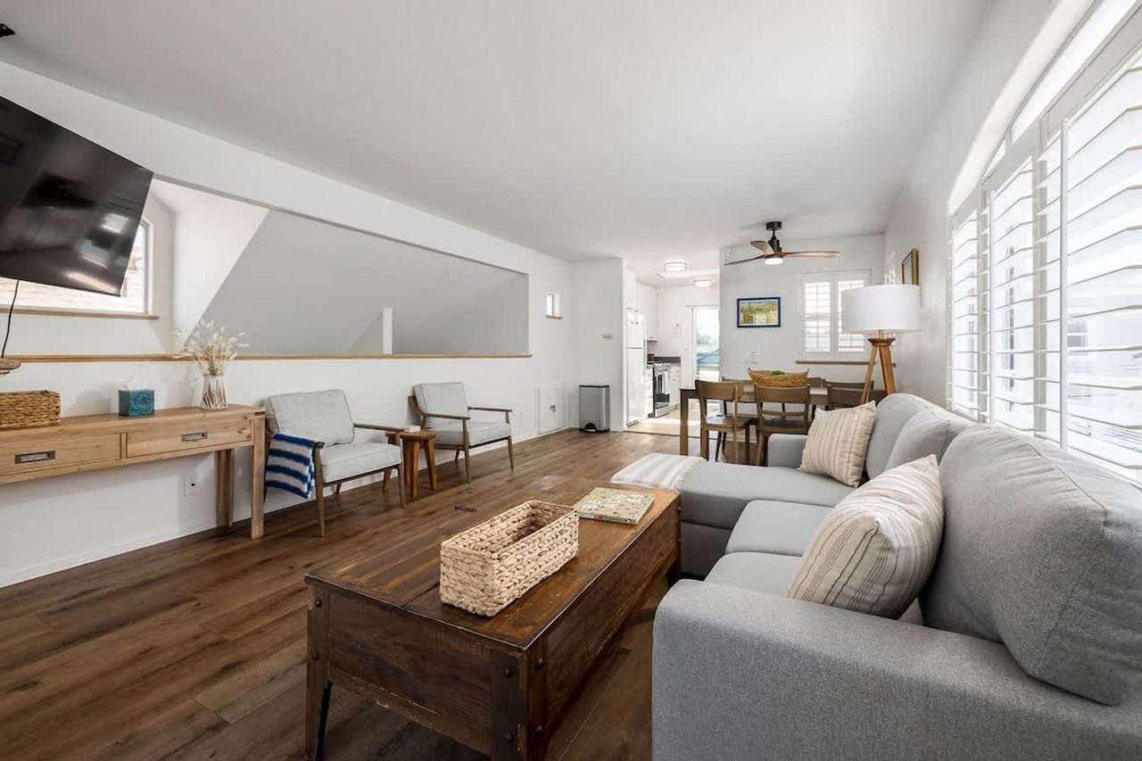 714 Isthmus Ct #1292584P - Photo 3 of 16