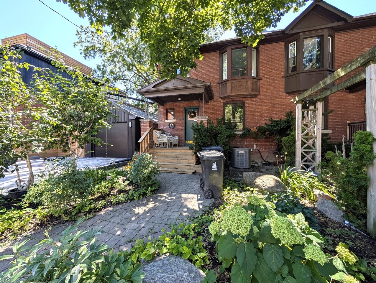 195 Ellsworth Avenue - Photo 2 of 29