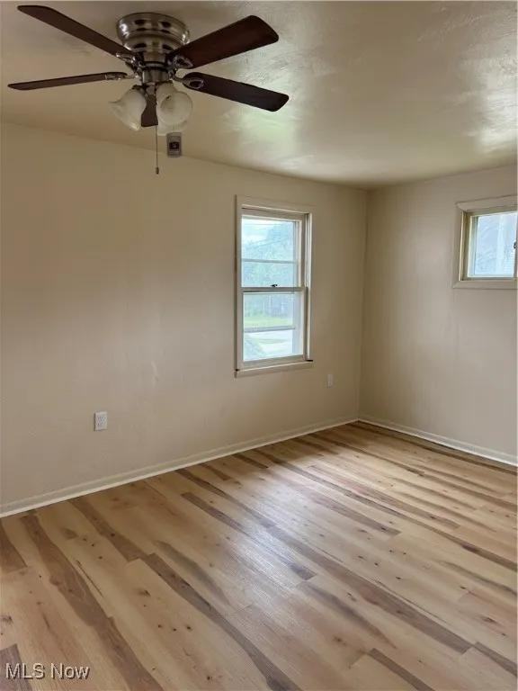 746 Cambridge Ave - Photo 3 of 10