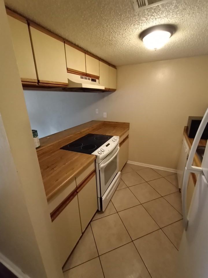 2441 Talco Hills Dr #C - Photo 3 of 10