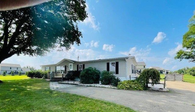 493 Waterway Rd - Photo 3 of 3