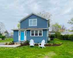 featured image of 8 Clinton Ave