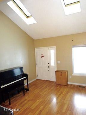 8582 S Everett St - Photo 2 of 24